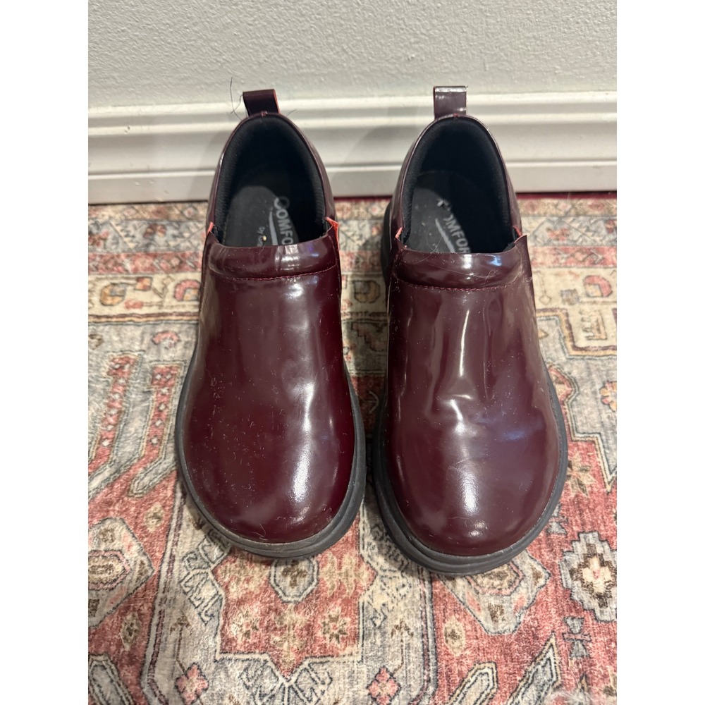 Gravity Defyer G-Defy Burgundy Patent Leather Slip On  Clogs Shoes 8.5
